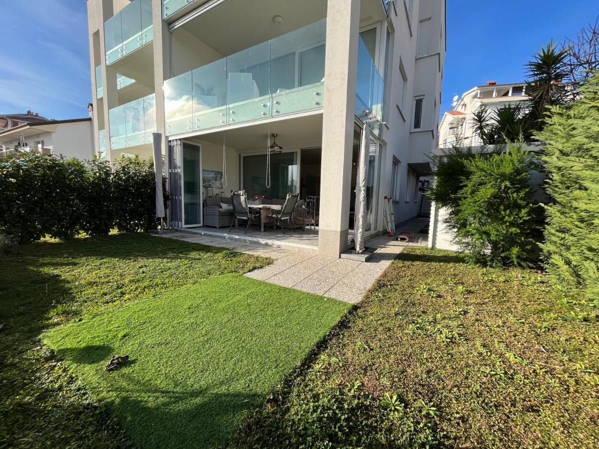 Apartment Lui With Rooftop Swimming Pool Icici Exterior photo